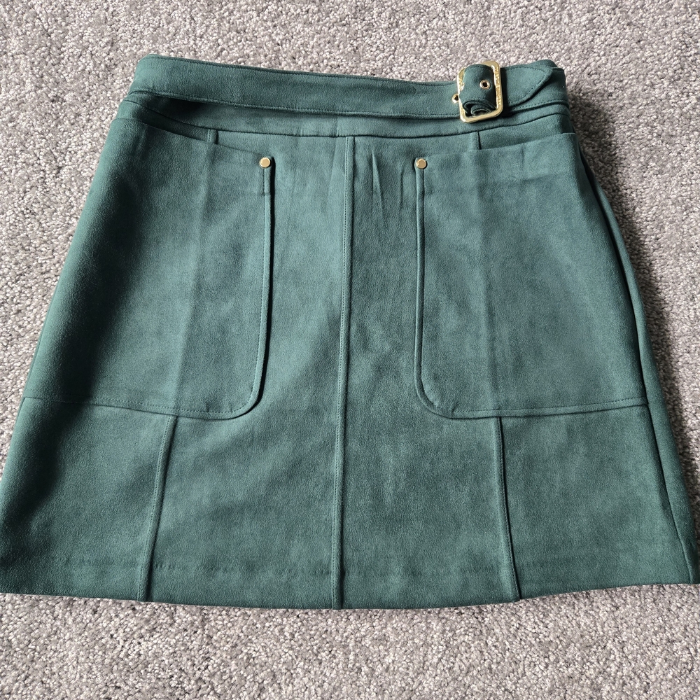 Elegant Green Skirt with Buckle Detail